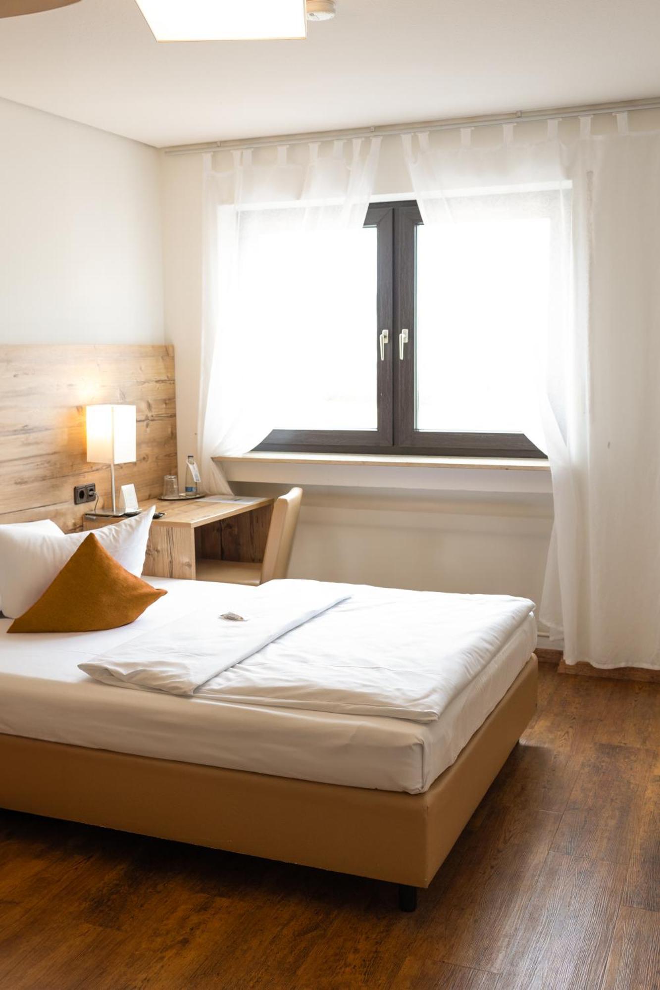 Hotel Kuebler ヴェンデルシュタイン エクステリア 写真